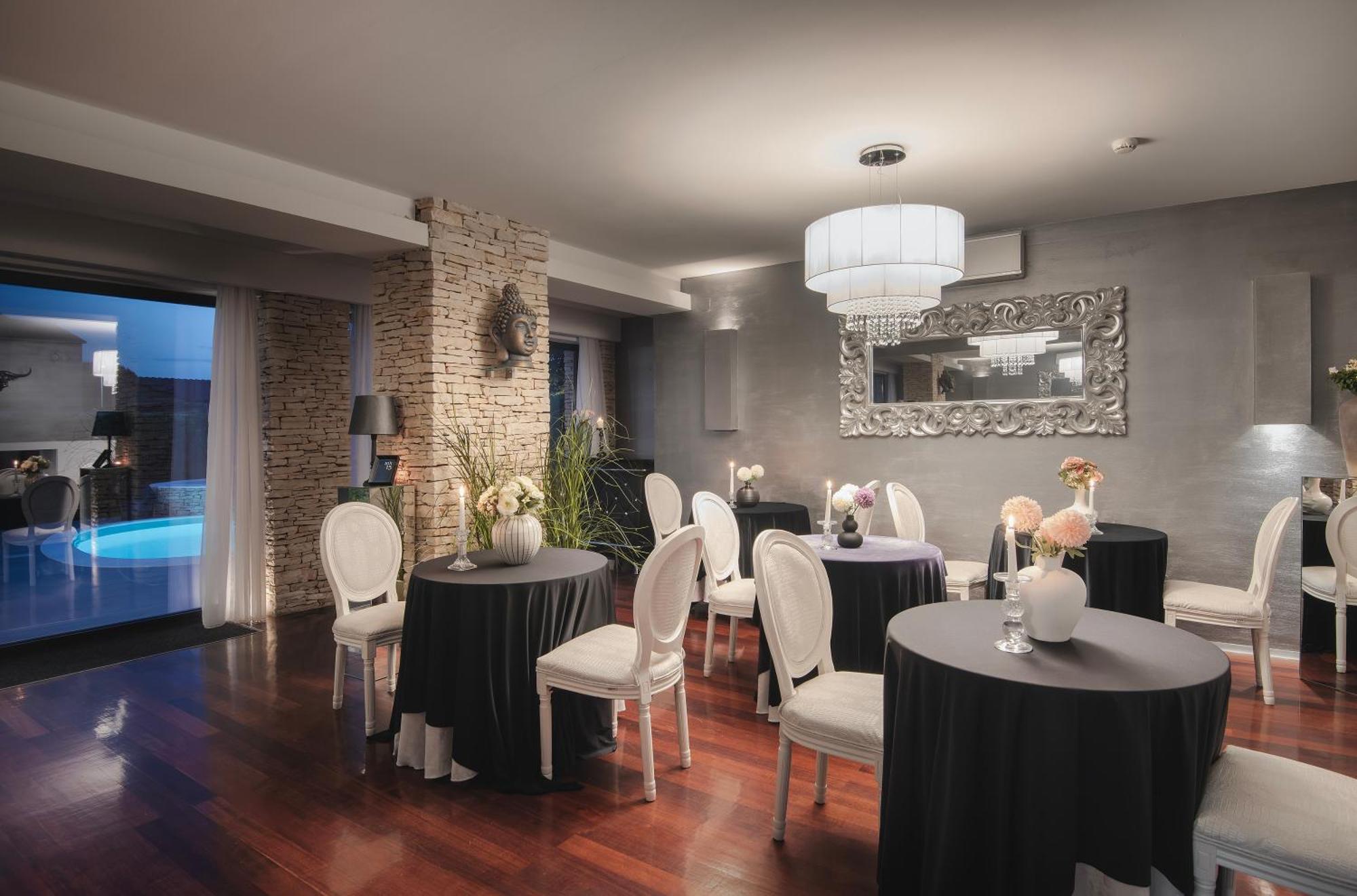מדולין Boutique Hotel Chevalier By Bura Hotels - Adults Only מראה חיצוני תמונה