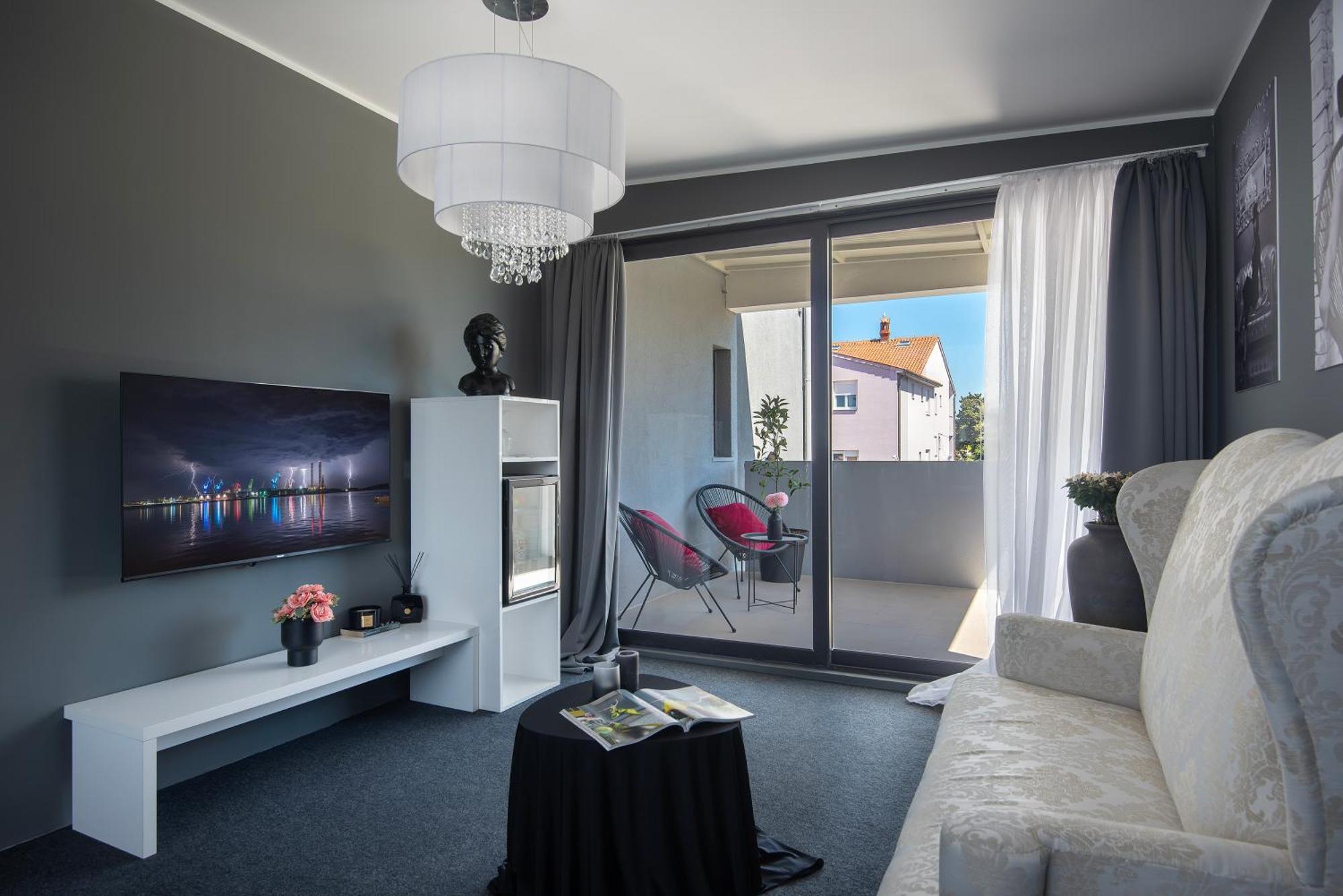 מדולין Boutique Hotel Chevalier By Bura Hotels - Adults Only מראה חיצוני תמונה